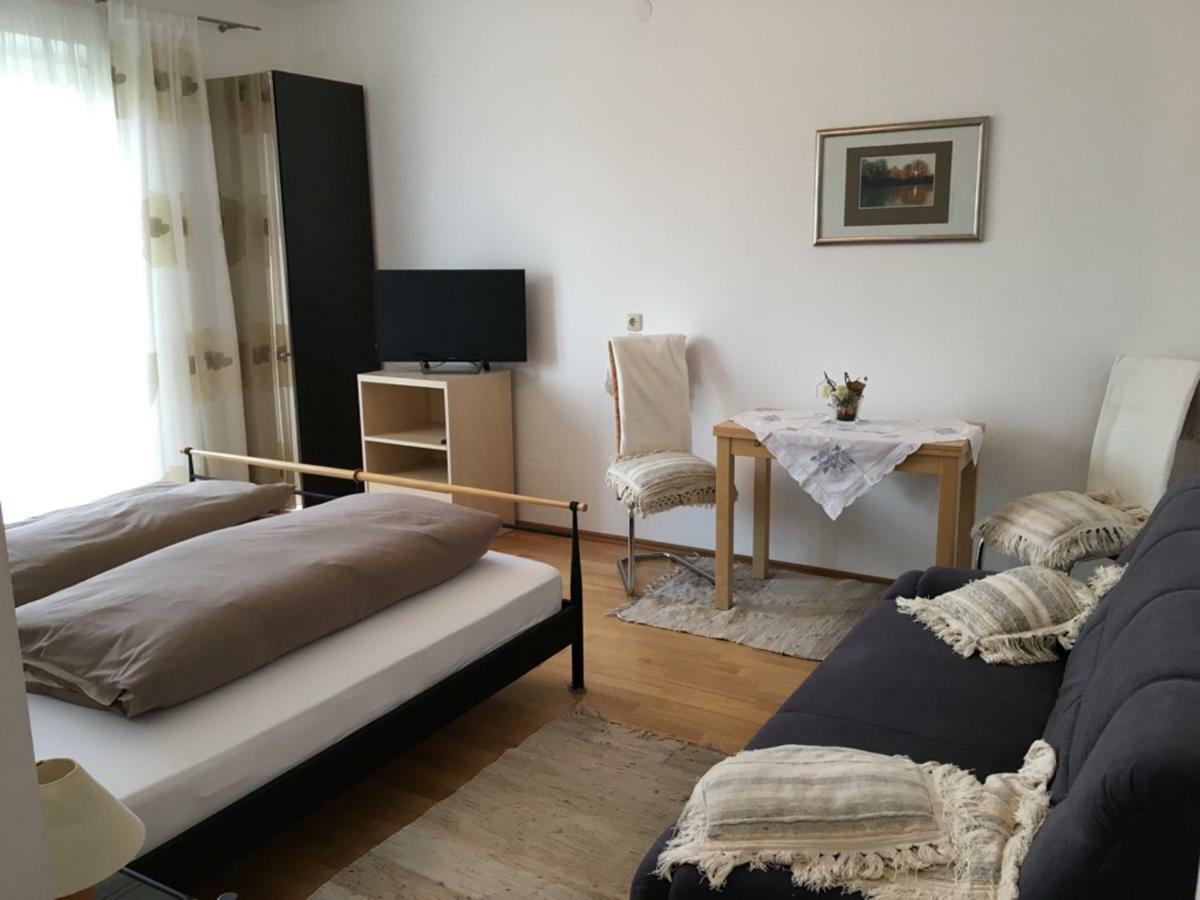 Ferienwohnung Ferien- und Winzerhof Ute Braun Nordheim am Main Exterior foto